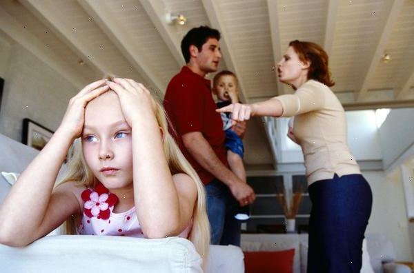Hur man handskas med en dålig förälder. Prata så ofta som behövs för betrodda vänner och familjemedlemmar.