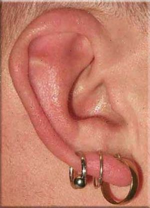 Hur du tar hand om hål i öronen. Vet hur länge du ska hålla dina örhängen i.