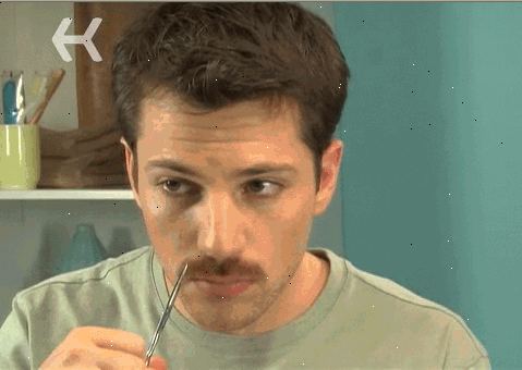 Hur att trimma en mustasch. Odla håret ovanför läppen.