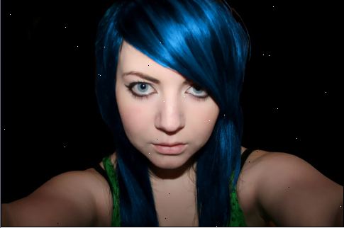 Hur att färga håret blått. Prep håret för blå nyans du vill att det ska vara.