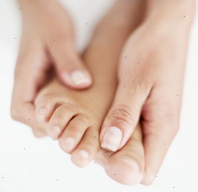 Hur får man friska, rena och snygga fötter. Se till att du faktiskt har rena fötter.