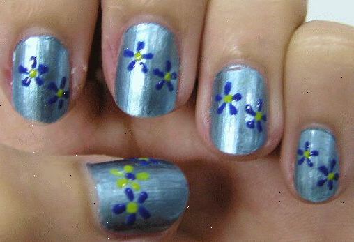 Hur man gör en nail art blomma. Förbered dina naglar.