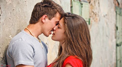 Hur man kyssa din pojkvän för första gången. Prata.