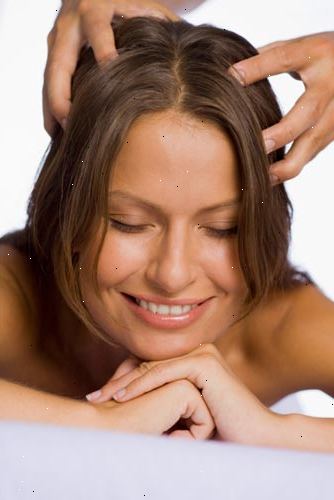 Hur du ger dig själv en hårbotten massage
