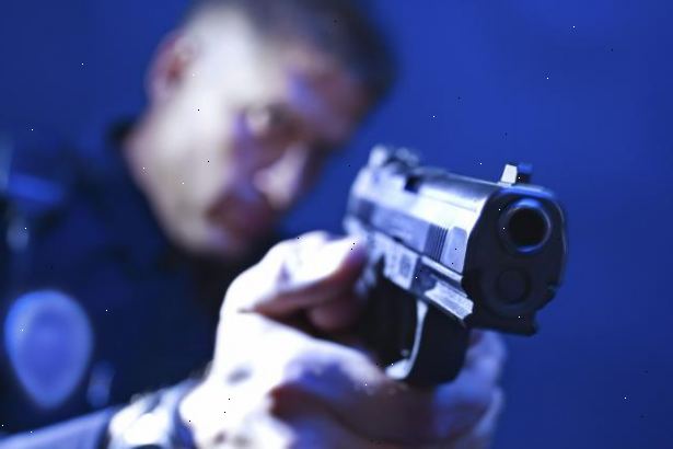 Hur undvika att bli skjuten av en polis